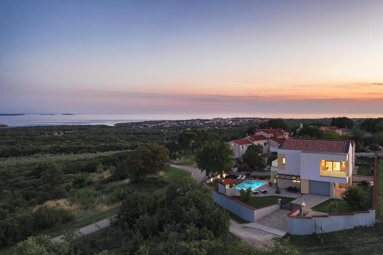 Villa White Barbariga Buitenkant foto