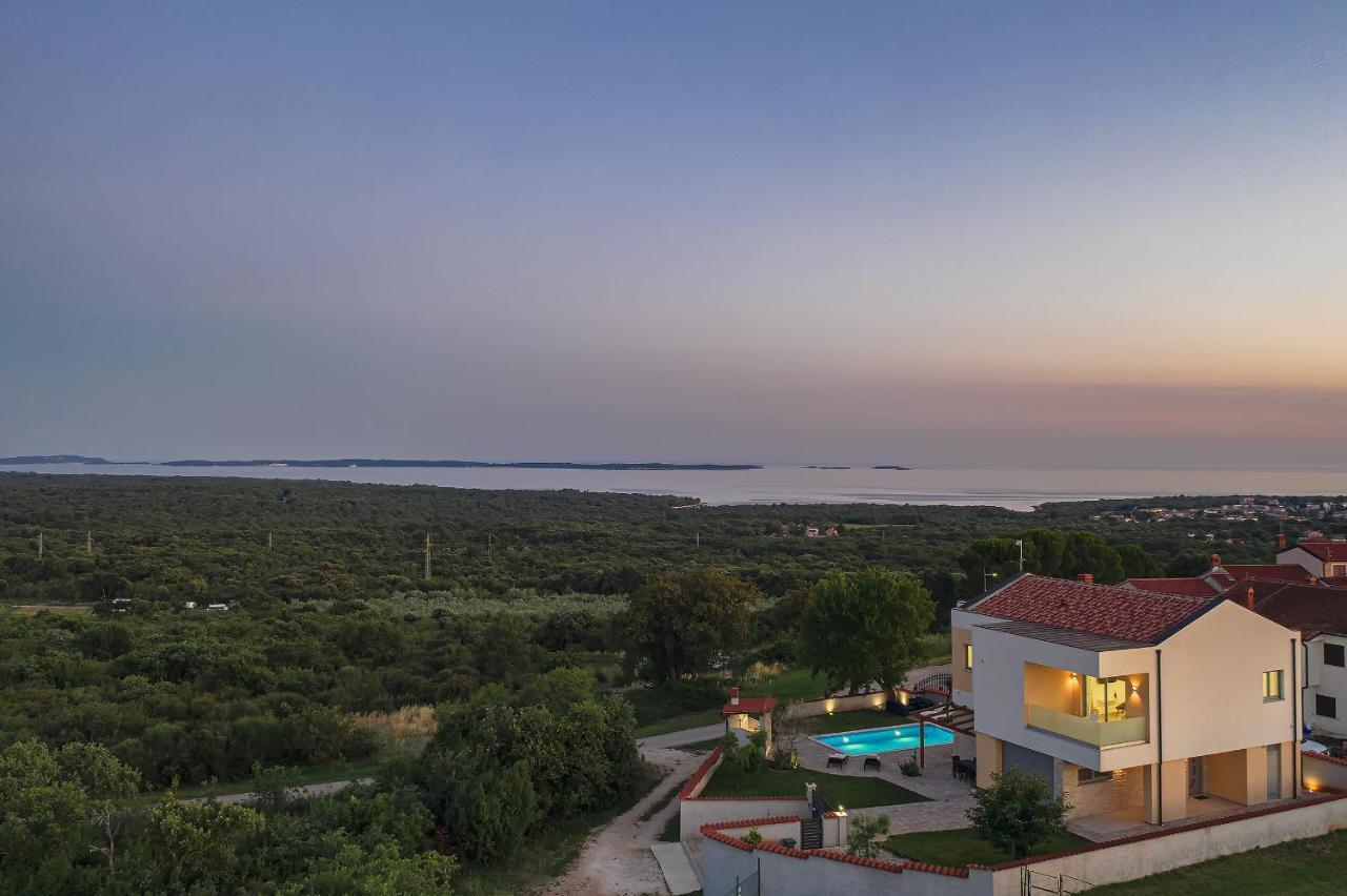Villa White Barbariga Buitenkant foto